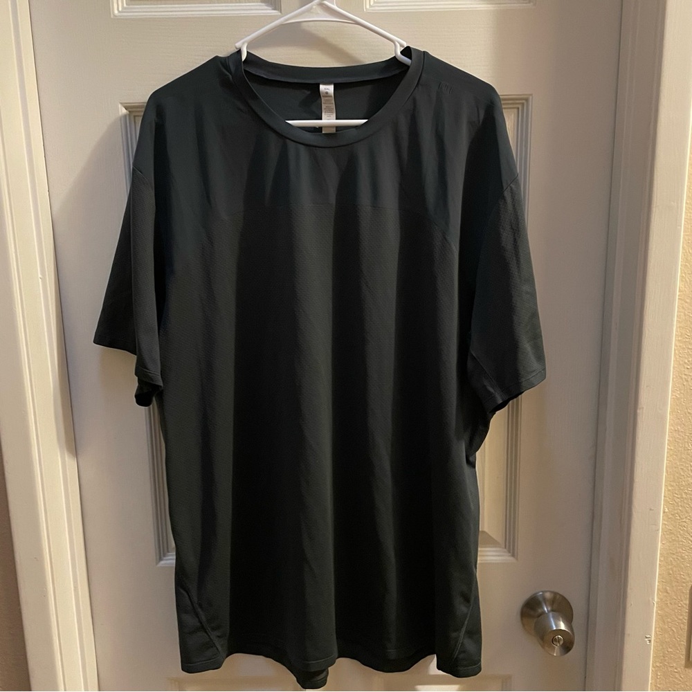 Lululemon Men’s Short Sleeve Shirt